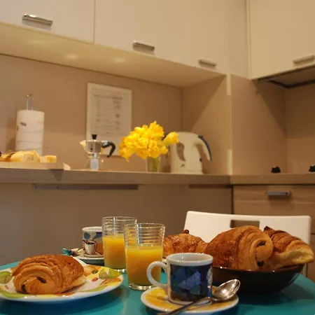 Sortie 44 - Newly Renovated 1 Bedroom, Center Of Old Antibes Exterior photo