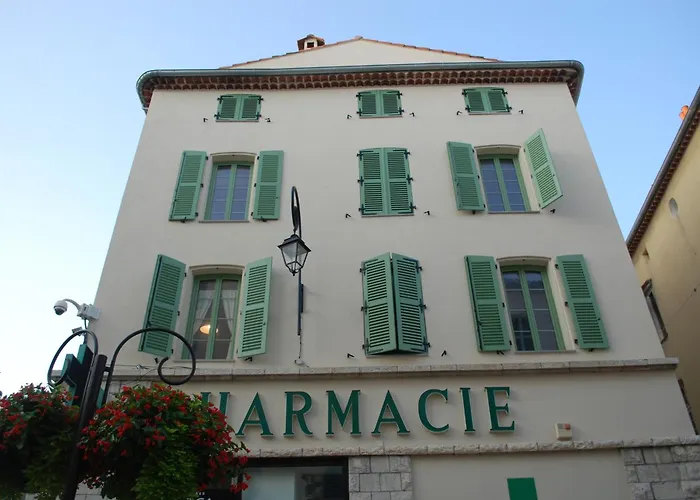 Sortie 44 - Newly Renovated 1 Bedroom, Center Of Old Antibes