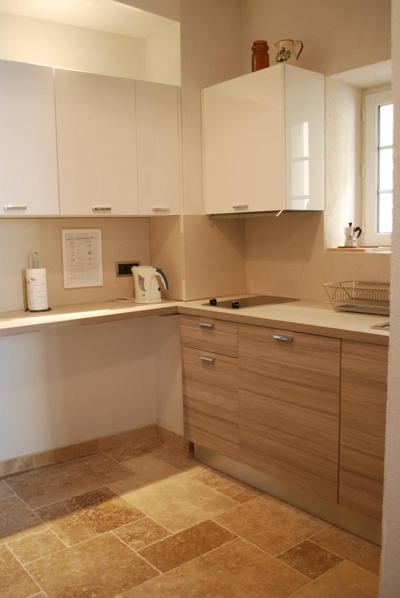 Sortie 44 - Newly Renovated 1 Bedroom, Center Of Old
