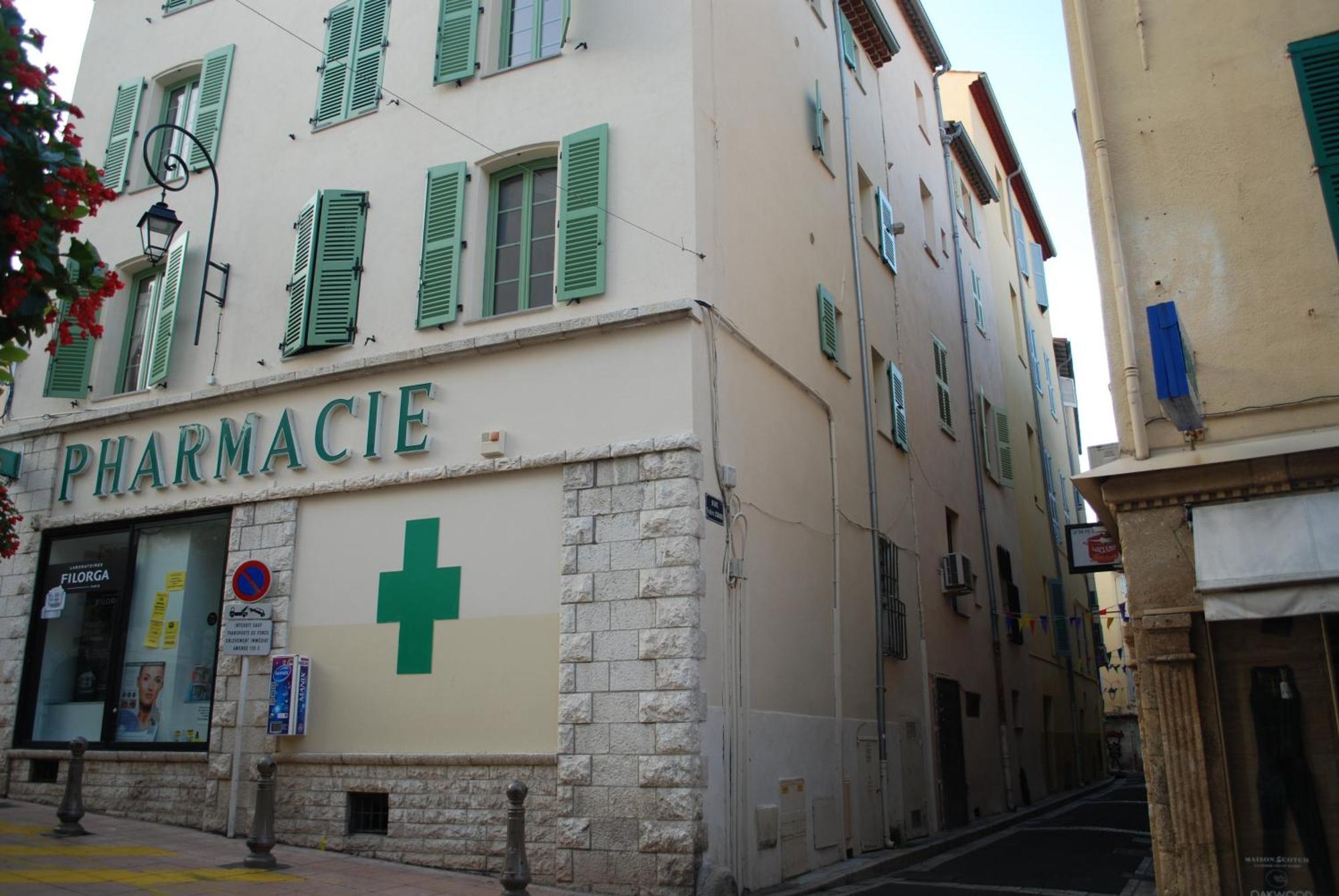 Sortie 44 - Newly Renovated 1 Bedroom, Center Of Old *