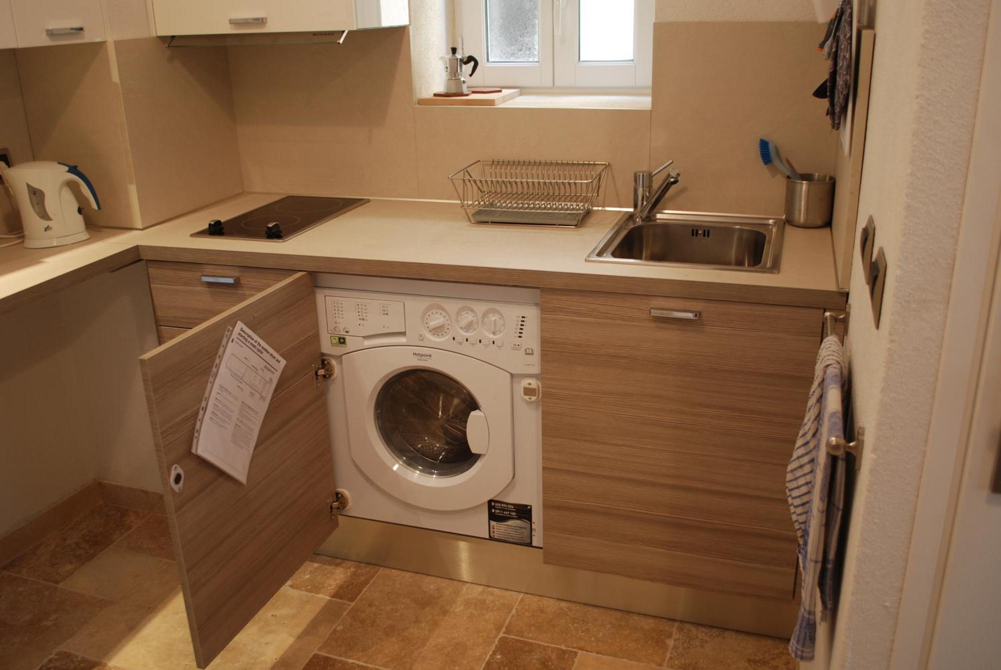 Sortie 44 - Newly Renovated 1 Bedroom, Center Of Old * Antibes